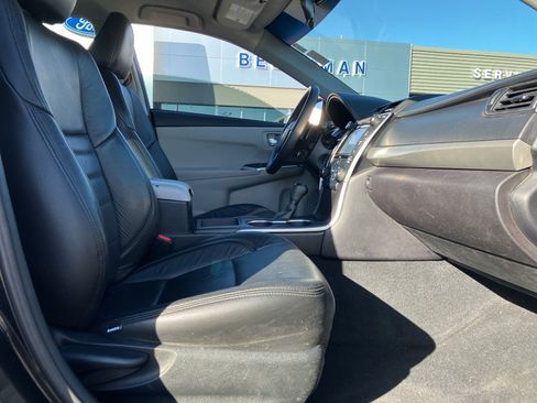 Used 2017 Toyota Camry SE image 28