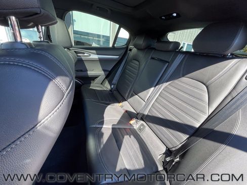 Used 2022 Alfa Romeo Stelvio Veloce image 28