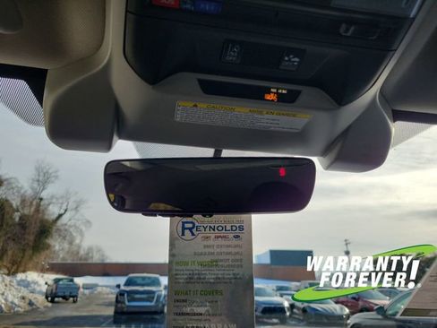 Used 2022 Subaru Crosstrek 2.0i Premium image 12