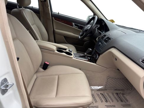 Used 2010 Mercedes-Benz C 300 Sedan image 15