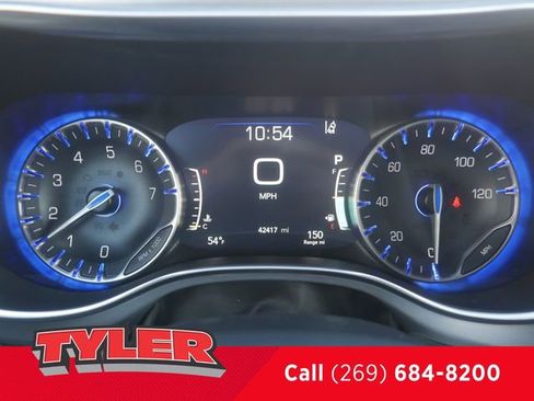 Certified 2025 Chrysler Pacifica Limited image 47