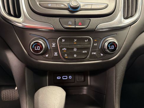 Used 2022 Chevrolet Equinox LT AWD/4WD image 19