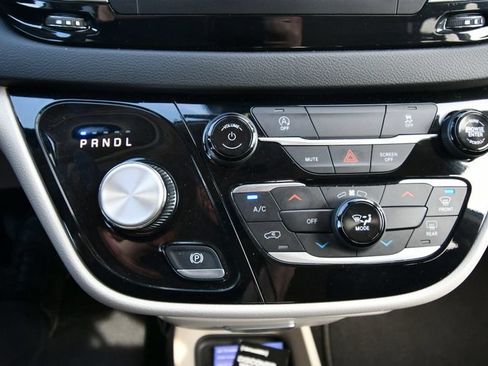 Used 2024 Chrysler Voyager LX FWD image 26