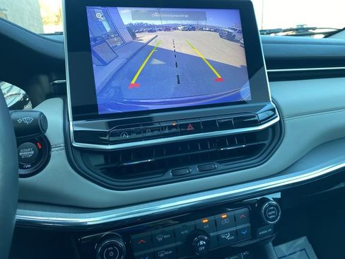 Used 2022 Jeep Compass Limited w/ Sun and Sound Group image 29