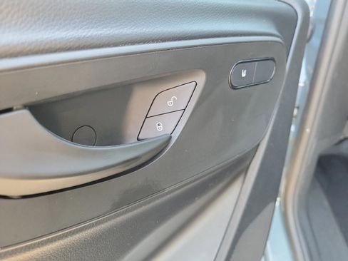 Used 2025 Mercedes-Benz Sprinter 2500 image 25