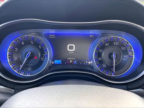 Used 2018 Chrysler 300 Touring w/ Sport Appearance Package image 21