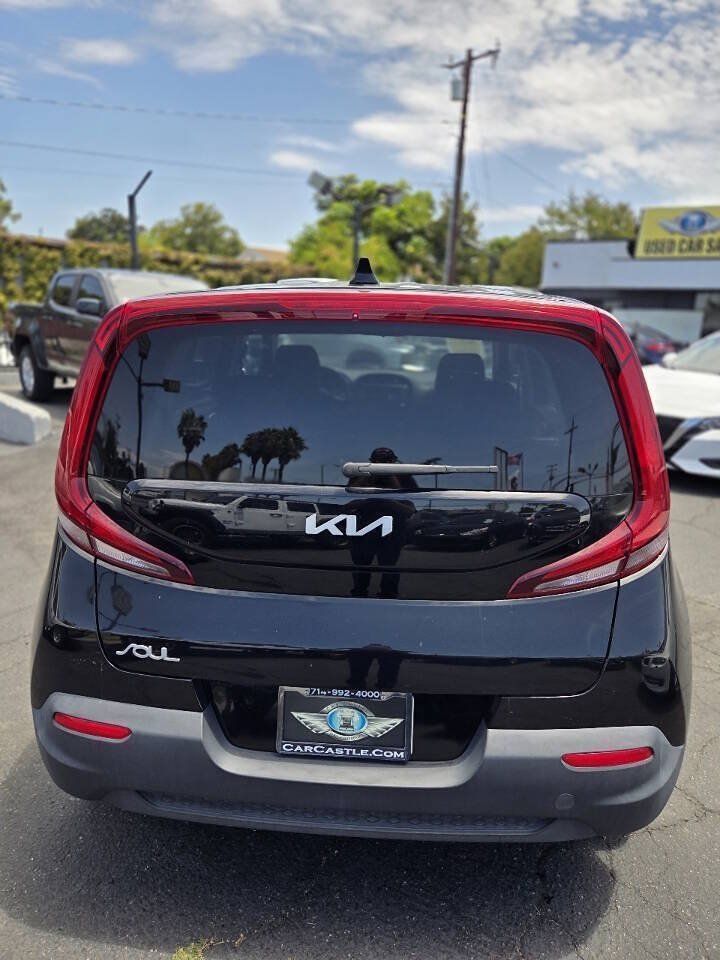 Used 2022 Kia Soul LX FWD image 6