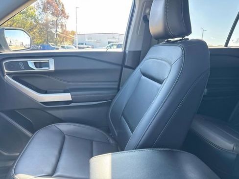 Used 2023 Ford Explorer XLT w/ Equipment Group 202A image 20