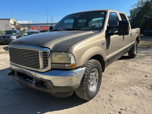 Used 2002 Ford F250 Lariat image 2