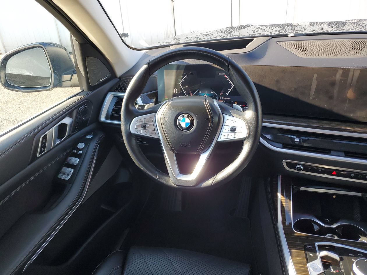 Used 2025 BMW X7 xDrive40i w/ Premium Package AWD/4WD image 12