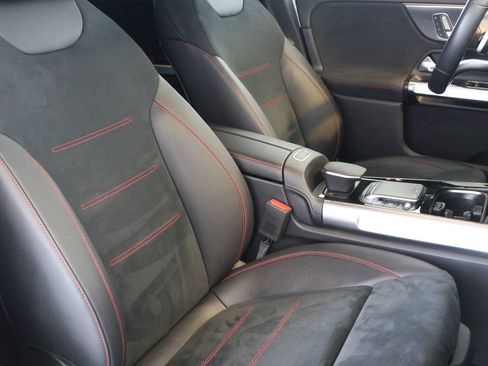 Used 2021 Mercedes-Benz GLB 35 AMG 4MATIC image 45