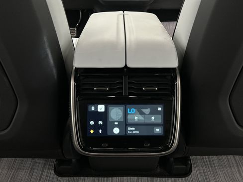 Used 2024 Rivian R1T Adventure AWD/4WD image 28