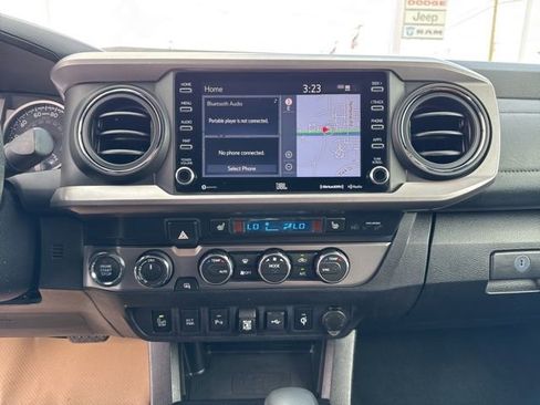Used 2021 Toyota Tacoma Limited image 14