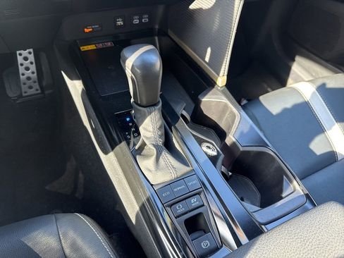 Used 2025 Toyota Camry SE image 7