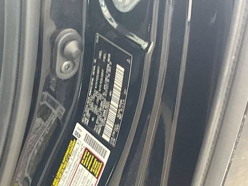 Used 2025 Toyota Sienna XLE FWD image 25