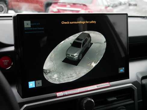 Certified 2025 Toyota 4Runner TRD Off-Road Premium image 32