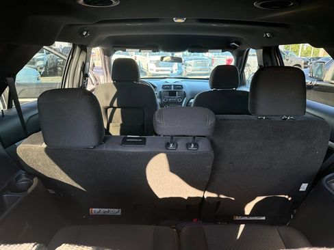 Used 2017 Ford Explorer XLT AWD/4WD image 27