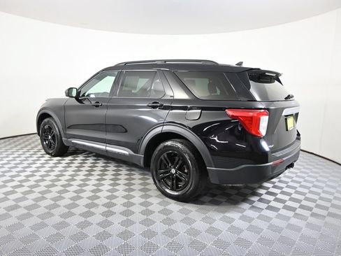 Used 2023 Ford Explorer XLT w/ Class IV Trailer Tow Package AWD/4WD image 4