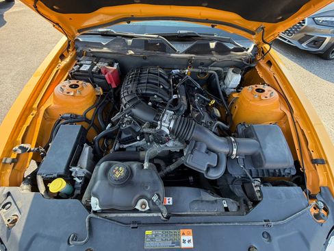 Used 2012 Ford Mustang Premium w/ V6 Coupe Accessory Pkg 1 RWD image 31