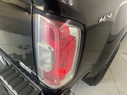 Used 2022 GMC Canyon Elevation w/ Elevation Premium Package AWD/4WD image 47