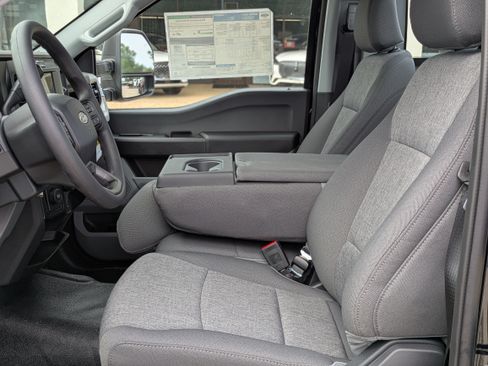 Used 2025 Ford F250 XL w/ XL Chrome Package RWD image 13