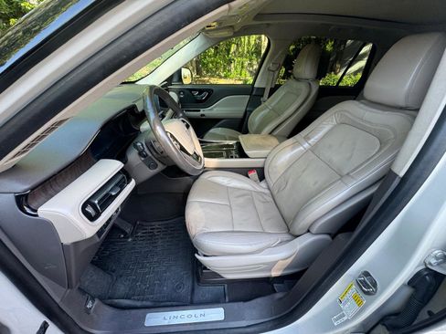 Used 2021 Lincoln Aviator Reserve w/ Equipment Group 201A image 3