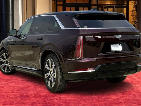 New 2025 Cadillac Escalade IQ Luxury 2 image 4