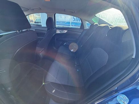 Used 2022 Kia Forte LXS w/ LXS Technology Package image 8