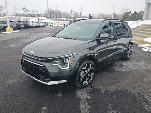 Certified 2024 Kia Niro EX Touring image 4