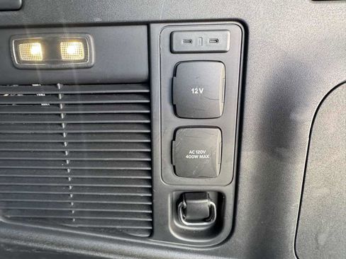Used 2025 Ford Expedition Platinum AWD/4WD image 60