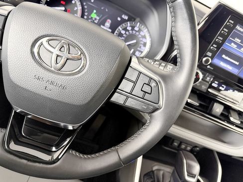 Used 2020 Toyota Highlander XLE AWD/4WD image 63