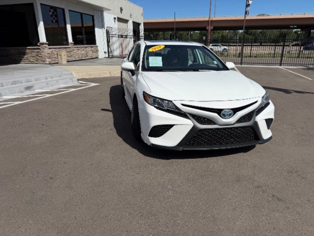 Used 2020 Toyota Camry SE w/ Sunroof Package FWD image 25