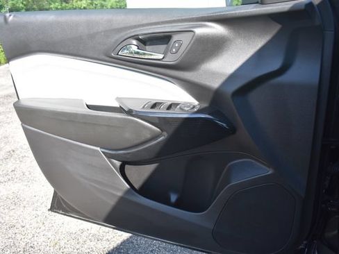 New 2026 Chevrolet Trax LT w/ LT Convenience Package FWD image 31