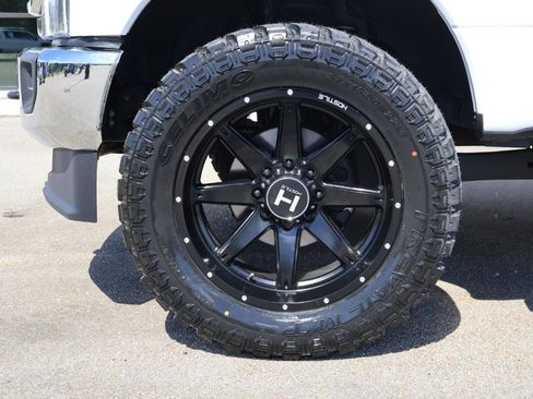 Used 2022 Ford F250 Lariat AWD/4WD image 8