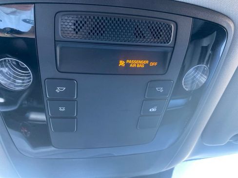 Used 2024 Kia Carnival LX FWD image 30