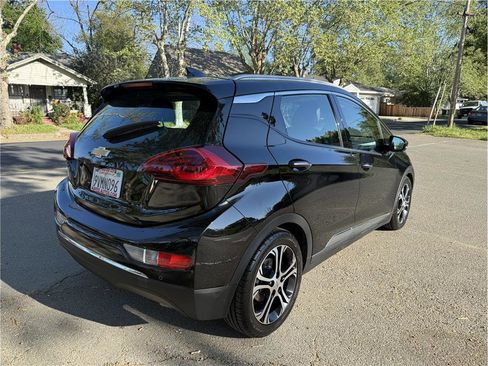 Used 2017 Chevrolet Bolt Premier w/ Driver Confidence II Package image 5