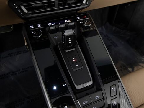 Certified 2022 Porsche 911 Carrera 4S image 32