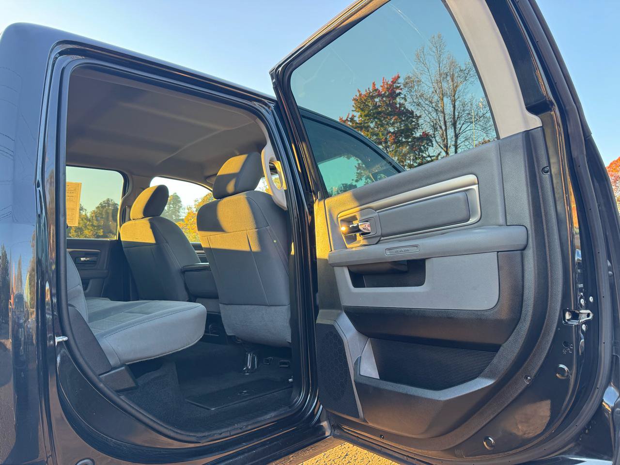 Used 2016 RAM 2500 SLT AWD/4WD image 21