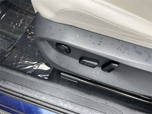 Used 2022 Volkswagen Tiguan SE image 10