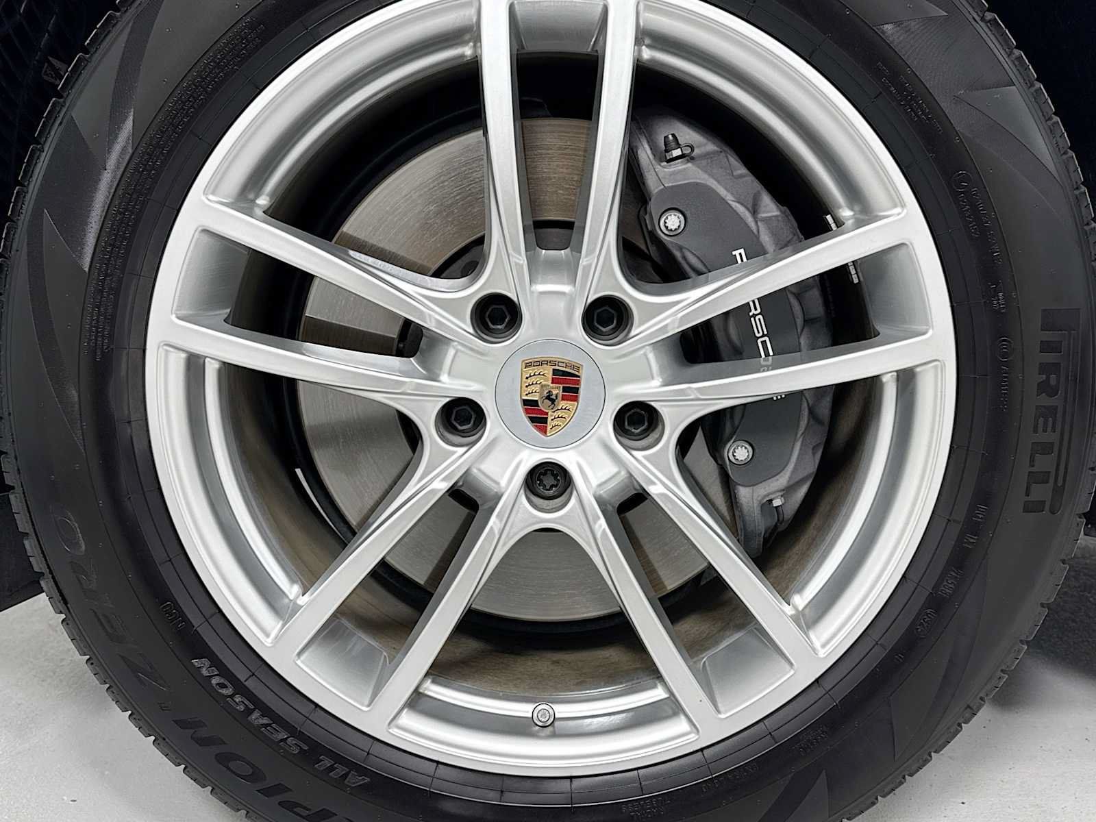 Certified 2025 Porsche Cayenne AWD/4WD image 32