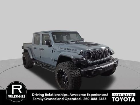 Used 2024 Jeep Gladiator Mojave AWD/4WD image 5