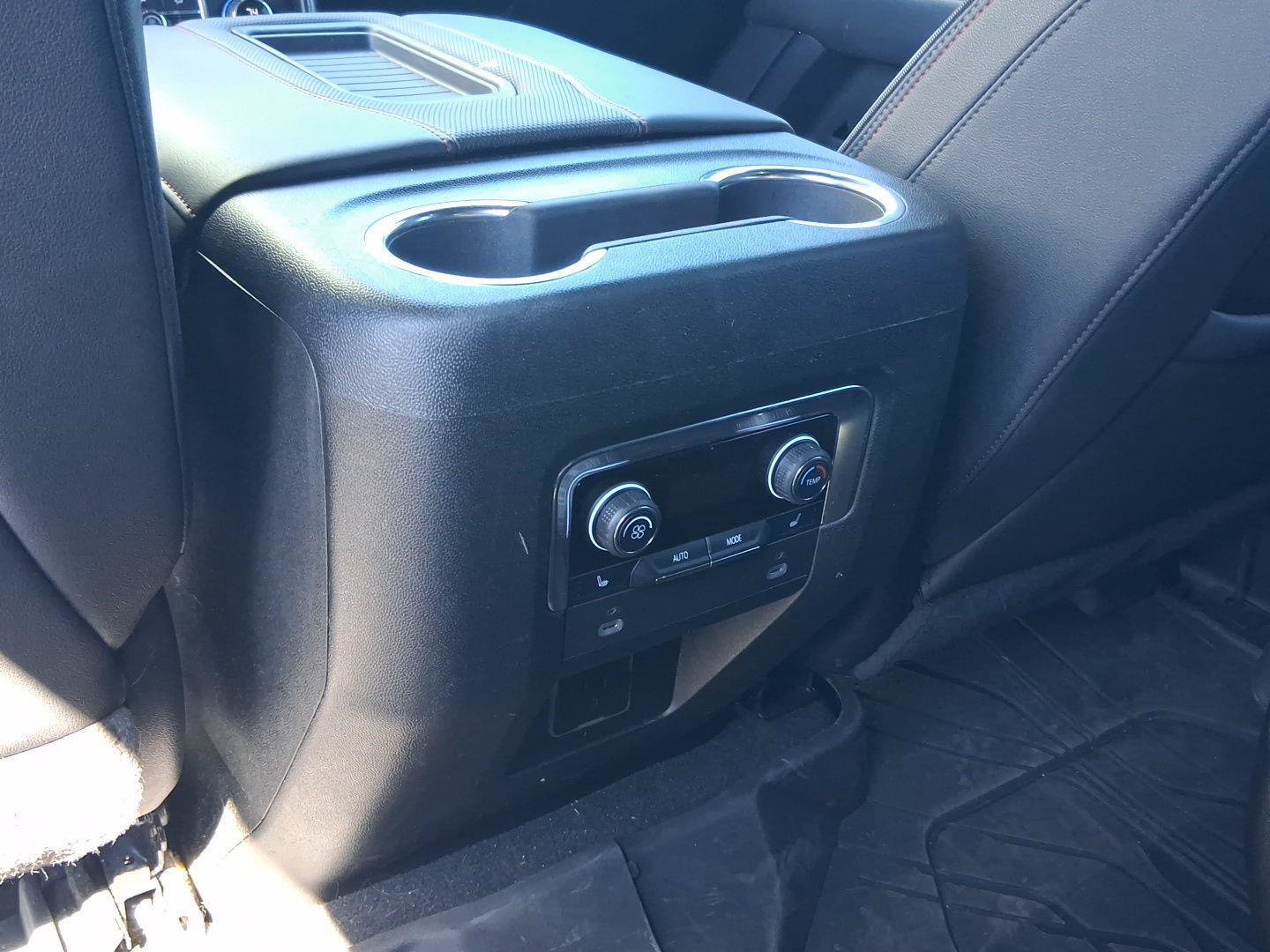 Used 2024 Chevrolet Suburban RST w/ Sport Performance Package AWD/4WD image 23