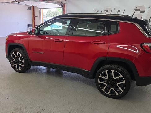 Used 2017 Jeep Compass Limited w/ Navigation Group AWD/4WD image 3