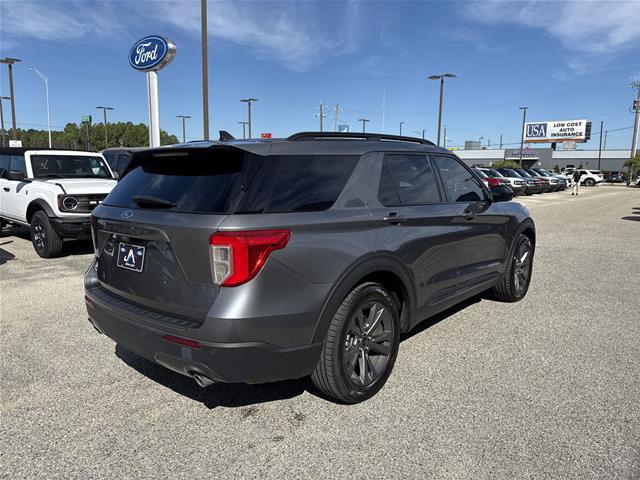 Certified 2023 Ford Explorer XLT w/ Equipment Group 202A RWD image 3