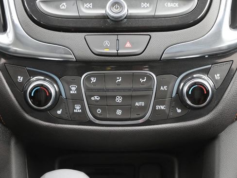 Used 2024 Chevrolet Equinox Premier AWD/4WD image 21