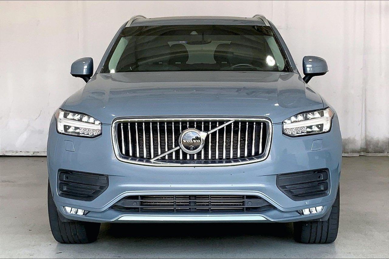 Used 2020 Volvo XC90 T6 Momentum w/ Protection Package Premier AWD/4WD image 3