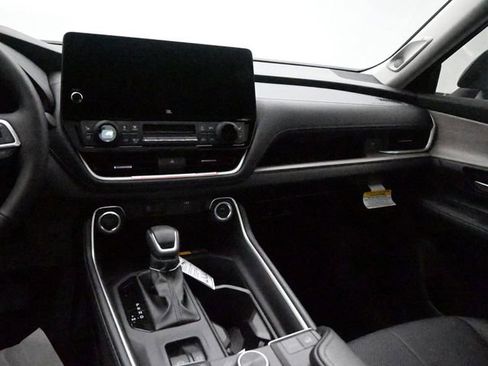 Used 2025 Toyota Grand Highlander AWD image 27