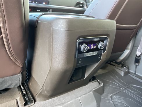 Used 2026 Chevrolet Tahoe LS RWD image 24