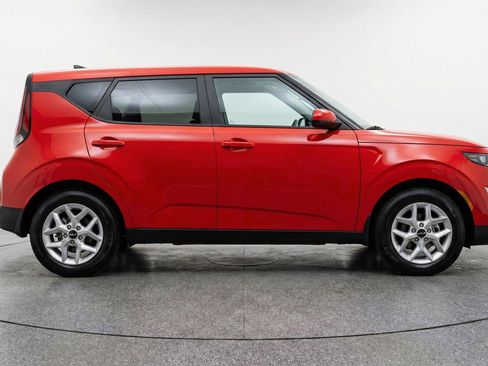 Used 2025 Kia Soul LX w/ LX Technology Package image 11