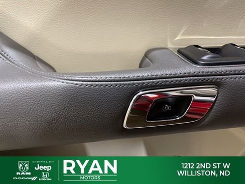 Used 2019 Lincoln Continental Reserve image 27